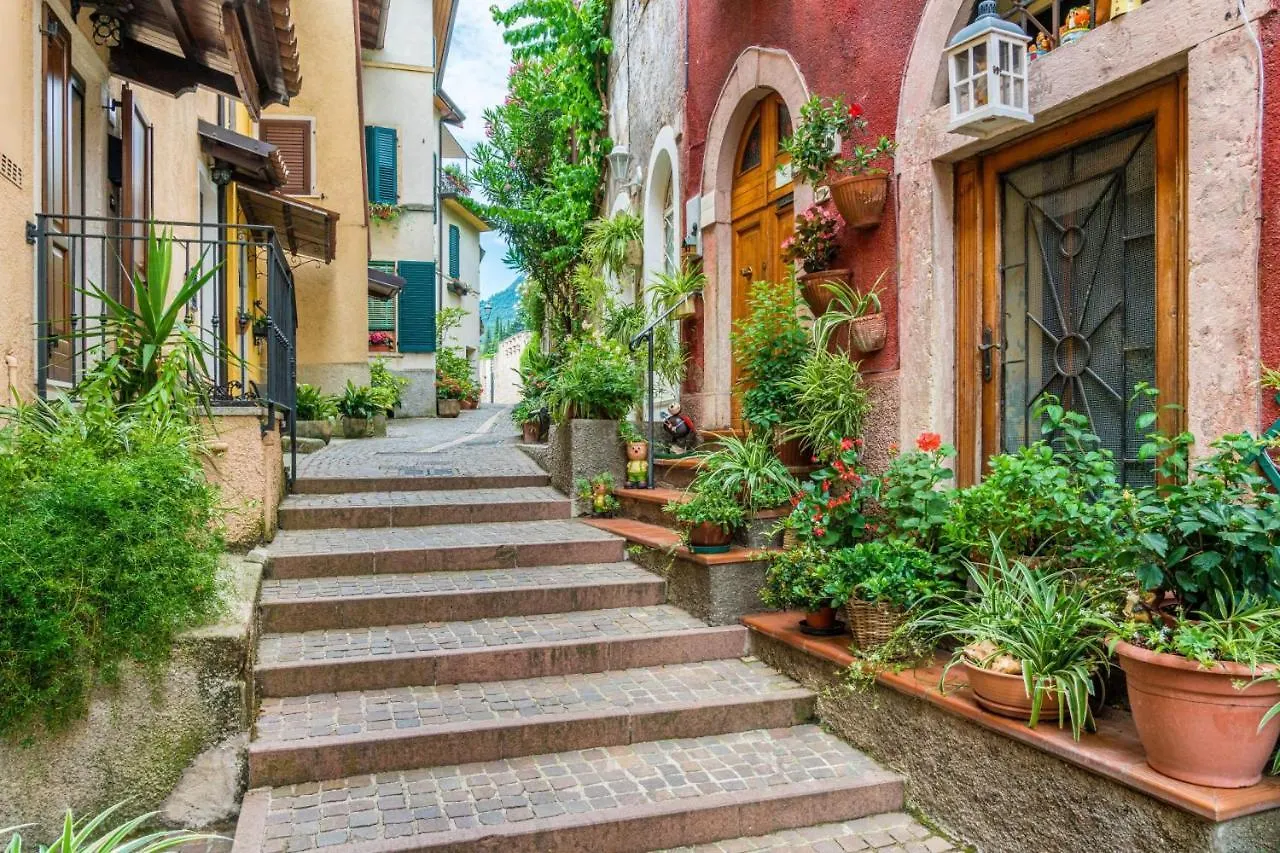 Liano Mimosa - Relax & Priv Parking Place - Happy Rentals Gargnano 0*,  Italy