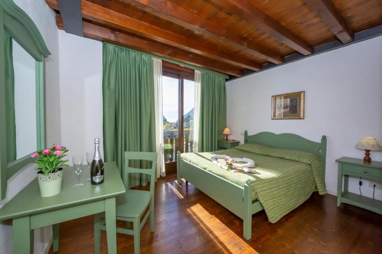 Apartment Liano Mimosa - Relax & Priv Parking Place - Happy Rentals Gargnano Italy