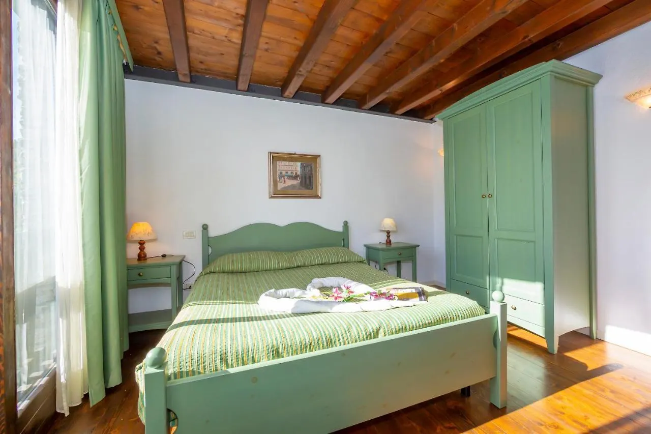 Apartment Liano Mimosa - Relax & Priv Parking Place - Happy Rentals Gargnano Italy