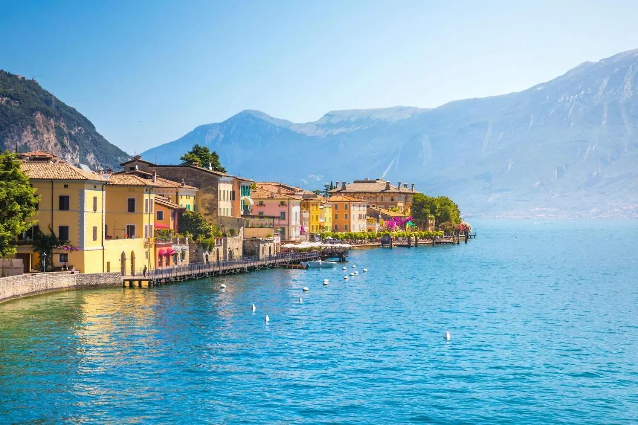 Liano Mimosa - Relax & Priv Parking Place - Happy Rentals Gargnano Apartment